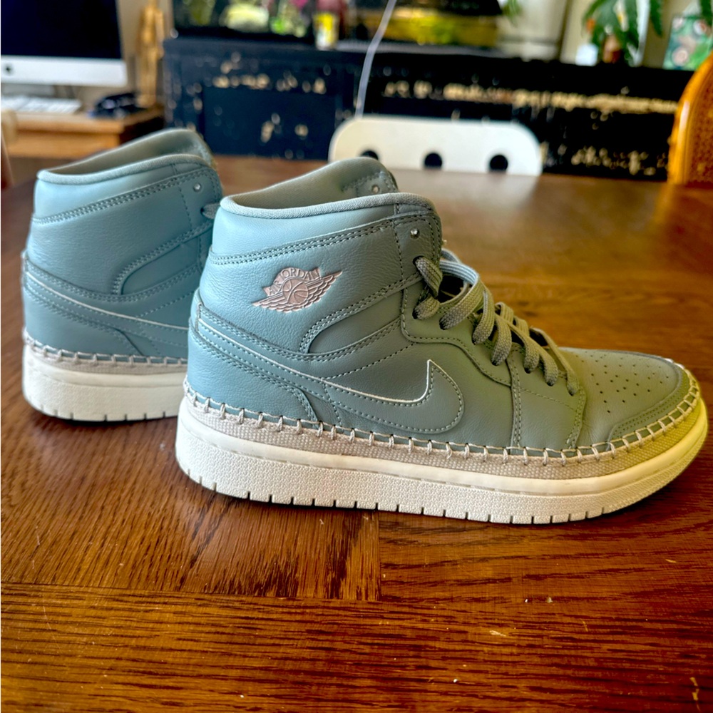 Nike Jordan 1 Retro High Mica Green Women Size 7
